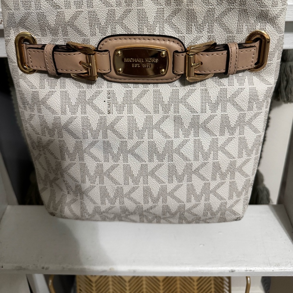 Michael Kors Beige and White Logo Crossbody with Gold Accents w/matching wallet
